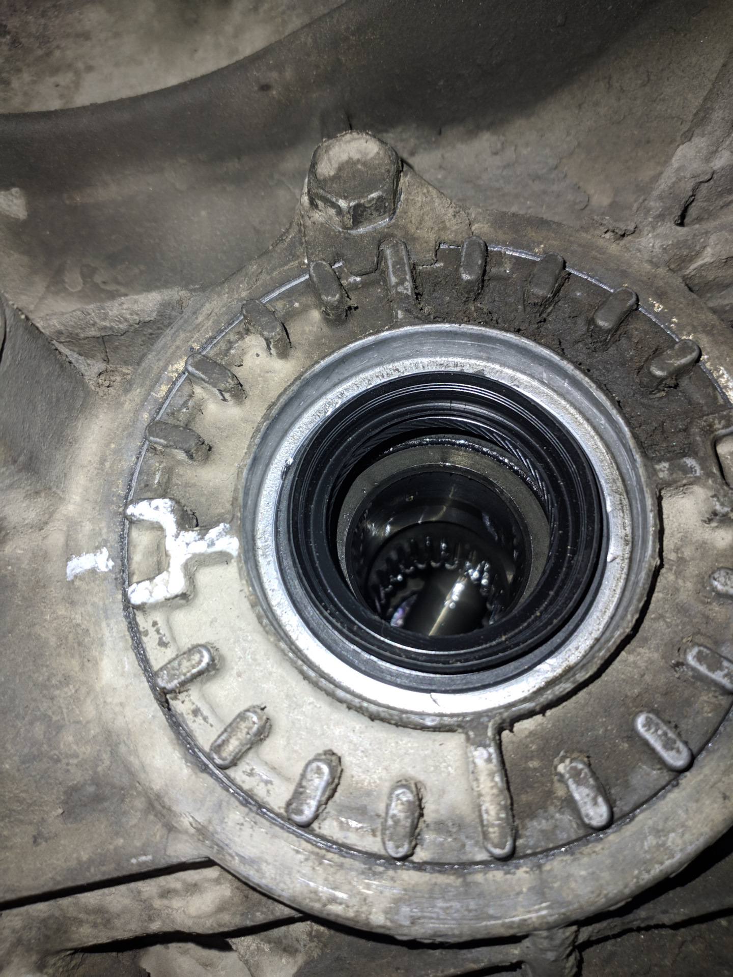 Замена сальника привода переднего правый и правого уплотнительного ...