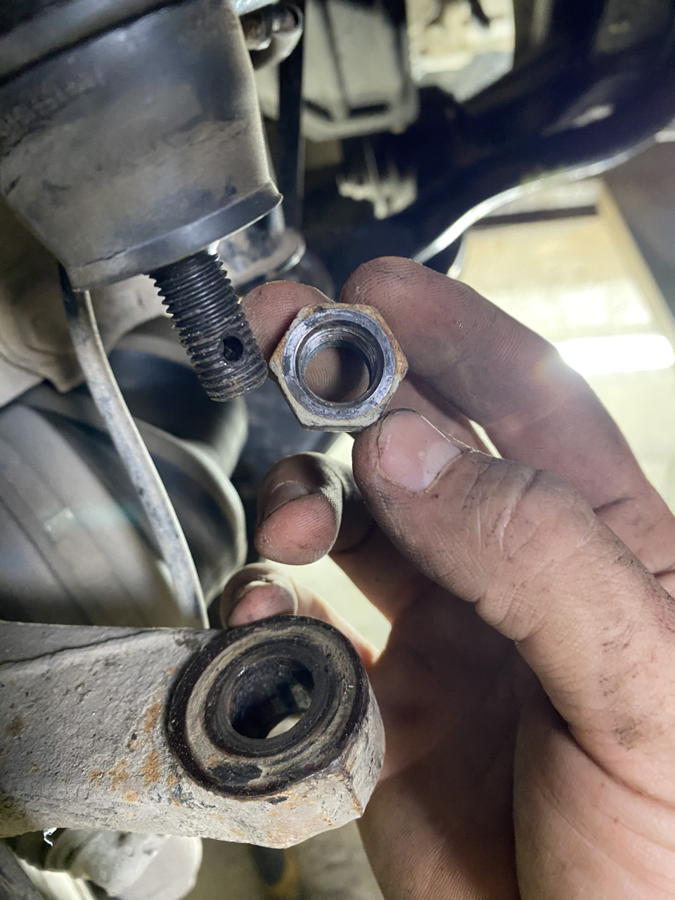 А вот тут просчет вышел, у наконечников которые стояли, резьба была на 12 . А у родных резьба на 10😃 — Hyundai Tucson (JM)