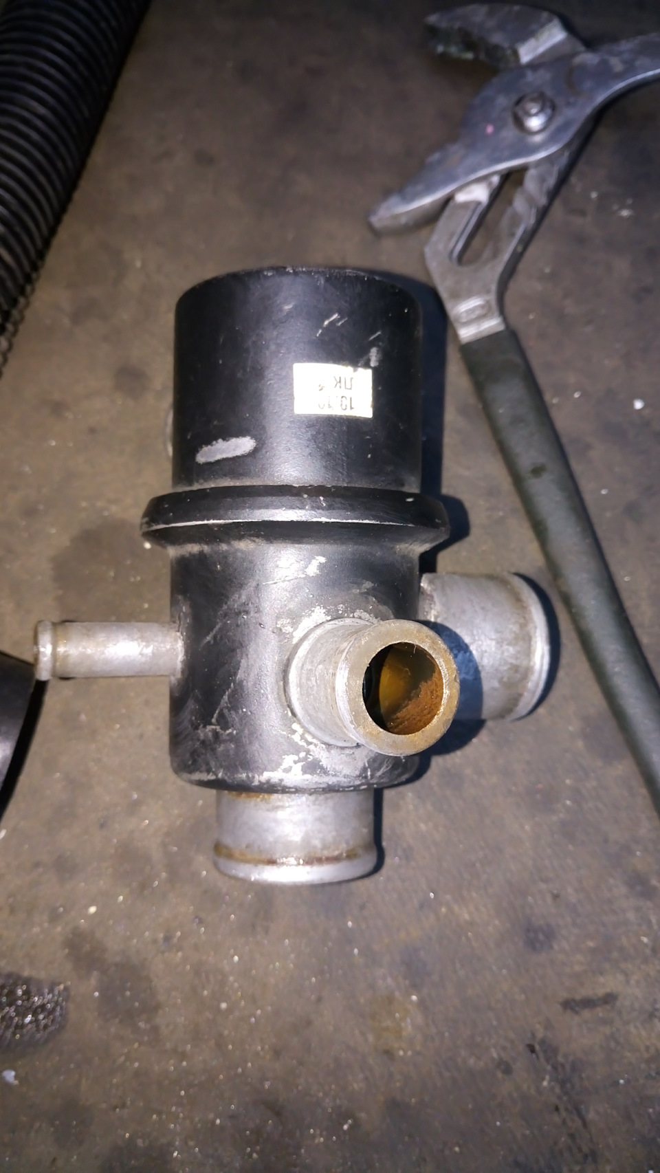 На термостате — Chevrolet Niva (1G)