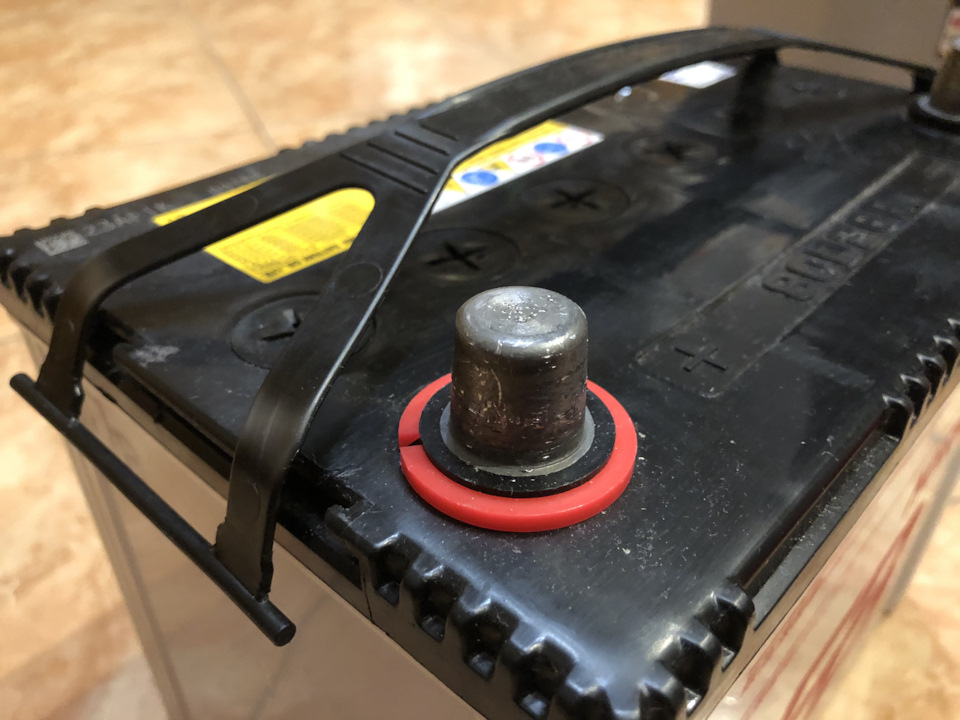 Съемная ручка для переноски акумы… — Mitsubishi Pajero Sport (1G)