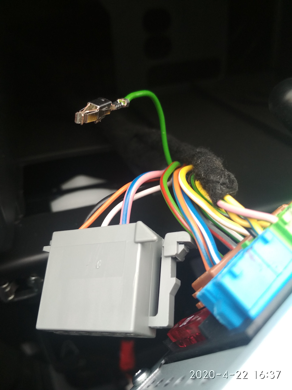 Магнитола отключается при прибавлении громкости. Фонит магнитола ваз 2110. Инфинити fx35 ремонт панели приборов. Усилитель звука из магнитолы. Магнитола выключается при выключении зажигания.