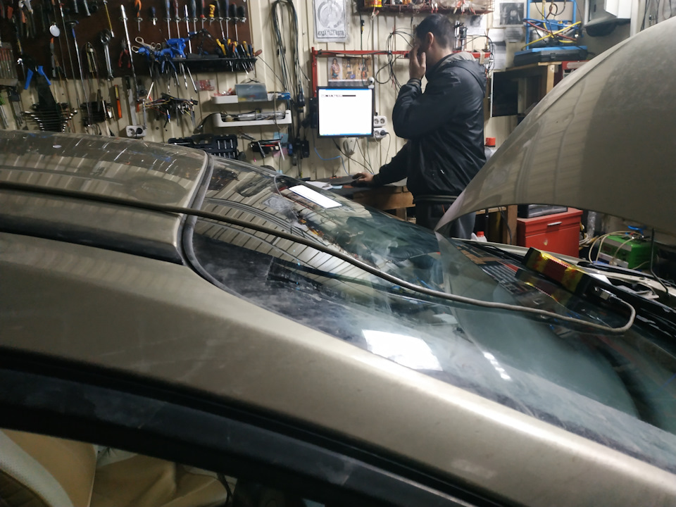 Загорелся джеки чан ツ — Nissan Primera Wagon (P12), 2 л, 2001 года ...