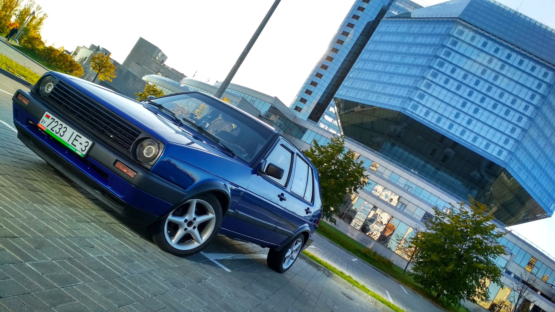 Цвета гольф 2. Volkswagen Golf 2 синий. VW Golf mk2 Blu. VW Golf 2 голубой. Фольксваген гольф 3 темно синий.