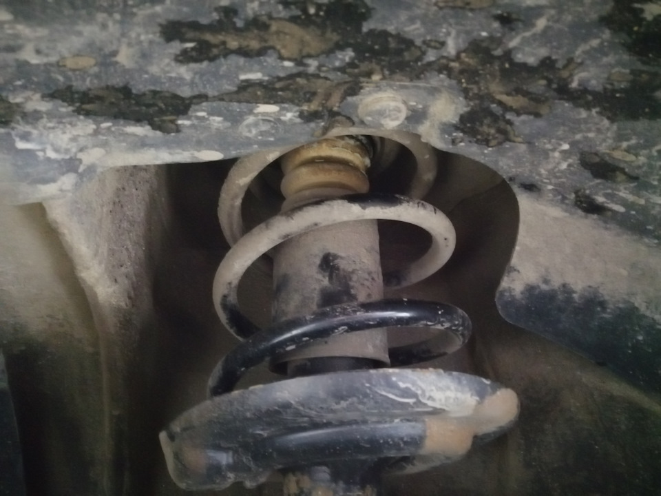 Виновник скрипа — Lada Vesta SW Cross (1G)