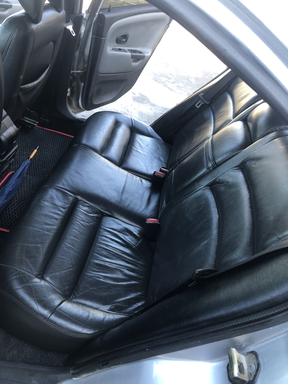 Кожаные сиденья без переделок в мою красотку. — Mitsubishi Carisma, 1,6 ...