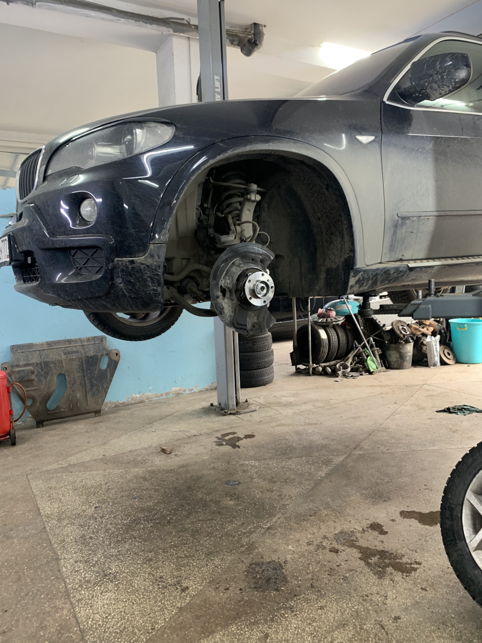 67. Приуныла ступица. Фонарь в крышке багажной двери тоже решил "того ...