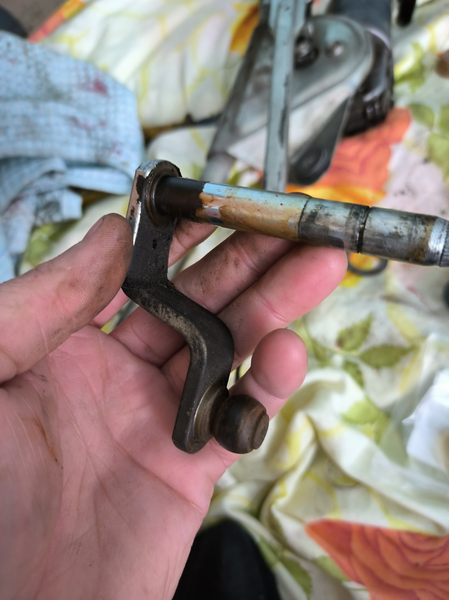 Замена втулок трапеции стеклоочистителя — Lada Калина Универсал (1G), 1 ...