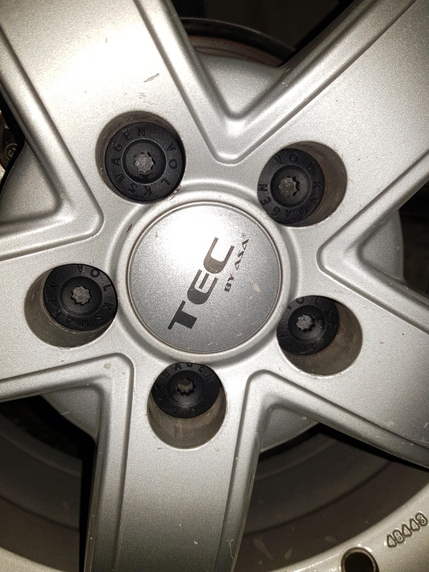 колпачки колесных болтов VW Passat B4 — Volkswagen Passat Variant (B4 ...