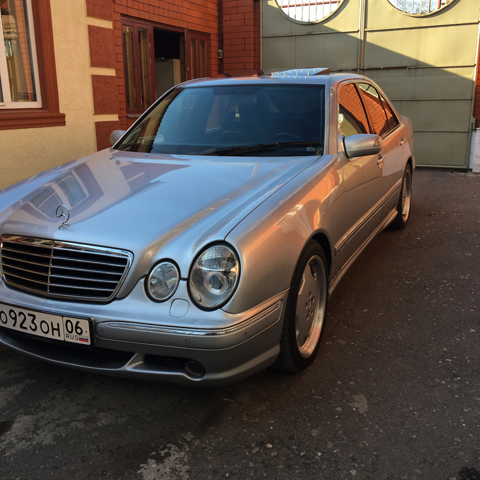 Mercedes Benz очкарик