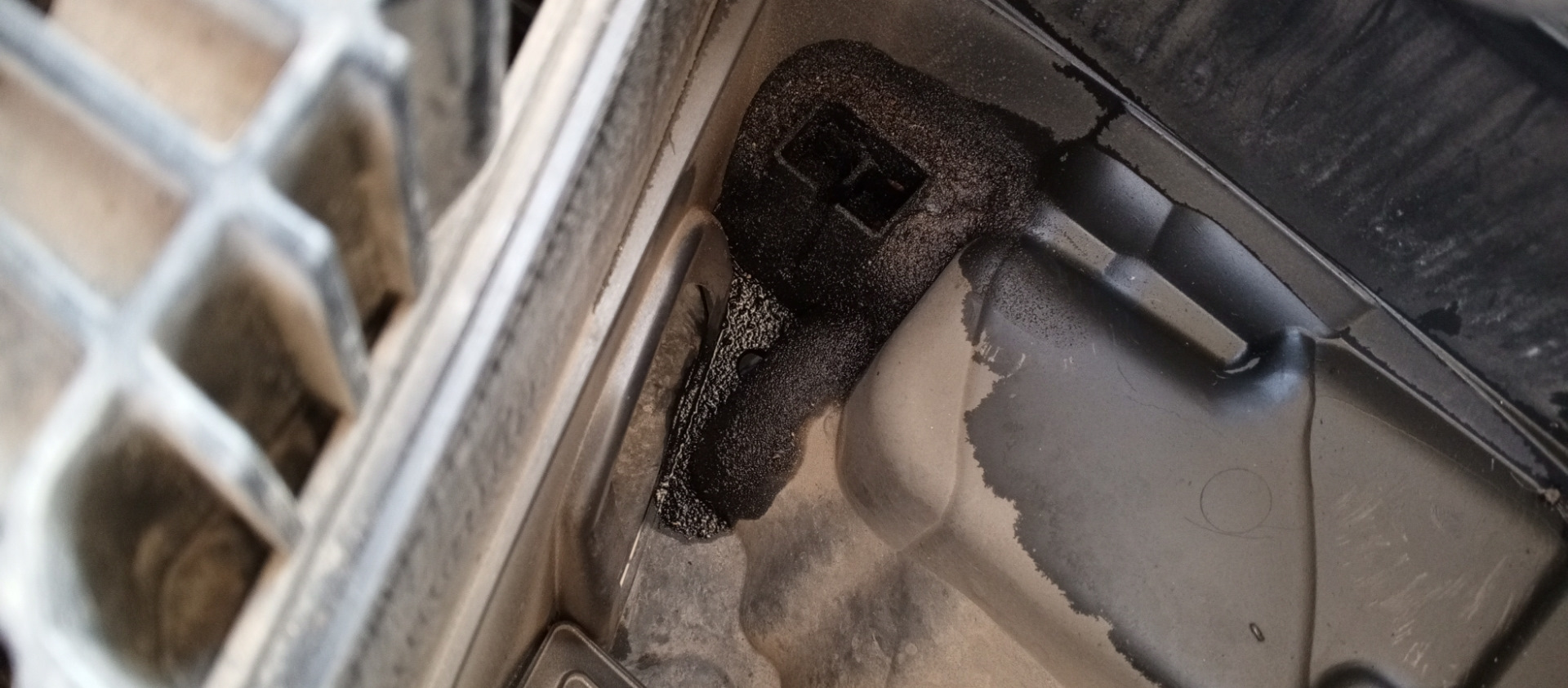 Давит масло из под щупа. Нужна помощь! — Ford S-Max (1G), 2,3 л, 2010 ...