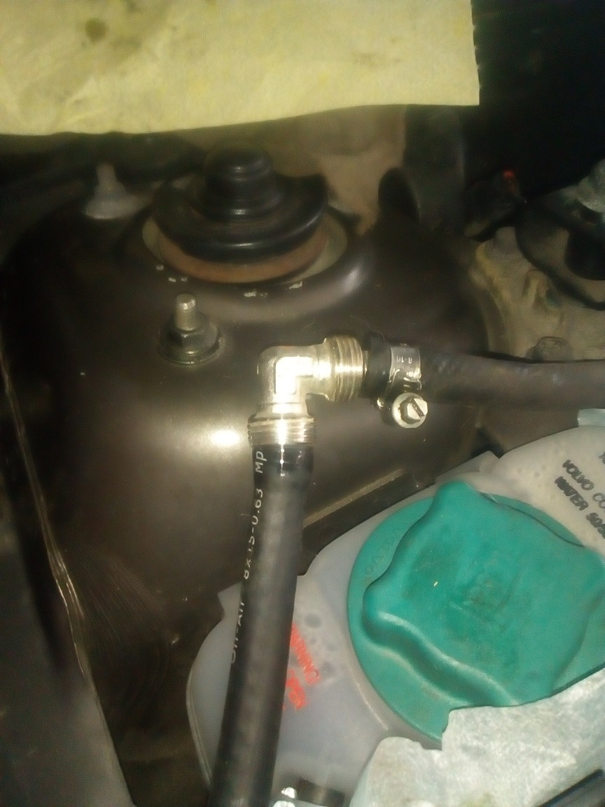 Замена масла в ГУРе — Volvo XC70 II, 2,5 л, 2005 года | своими руками ...