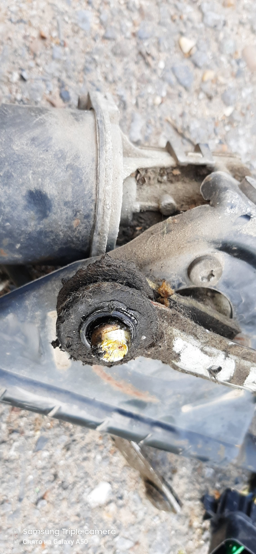 Чистка и смазка трапеции дворников — Hyundai Sonata IV (EF), 2,7 л ...