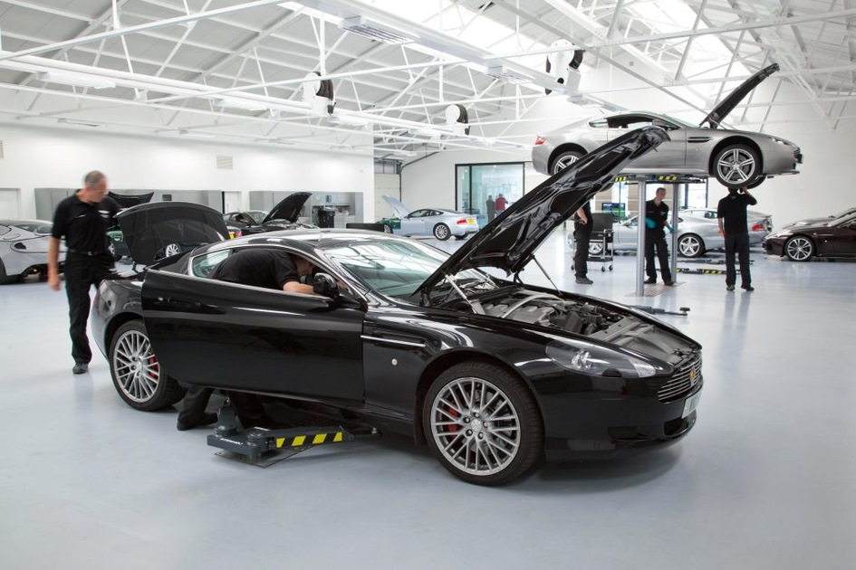 Db9 машина aston martin