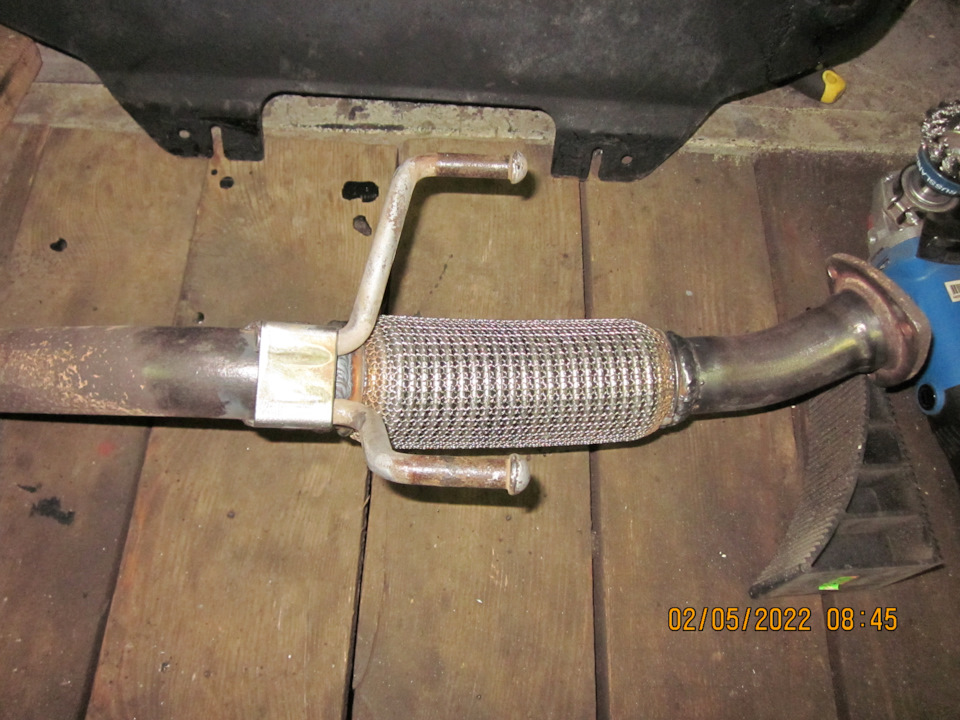 Сваренная гофра и передний подвес резонатора — Lada Vesta SW (1G)