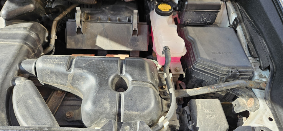 Что нужно и можно делать самому под капотом гибридного лексуса? Или как ...