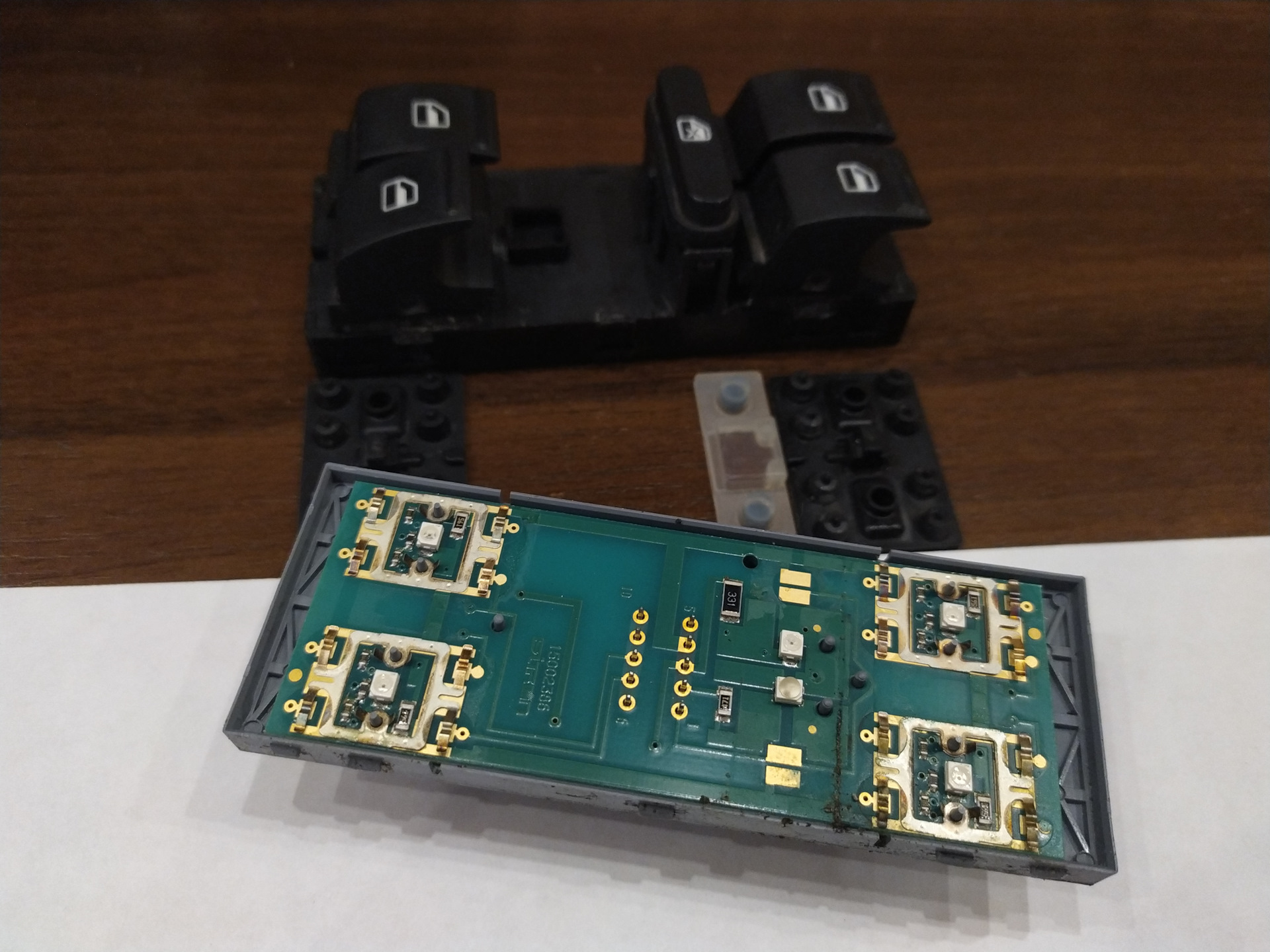 Блок управления стеклоподъемниками skoda octavia. Блок управления стеклоподъемниками шкода а5. Блок управления стеклоподъемника октавия а5. Блок управления стеклоподъемниками шкода а5. Блок управления стеклоподъемниками шкода а5.