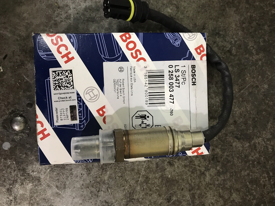 Фото в бортжурнале BMW 5 series (E39). Запчасти на фото: LS3477, 0258003477