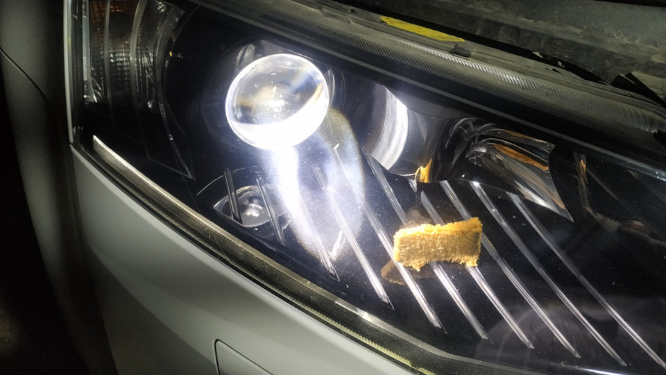 Чистка линз и стекла не разбирая фары! — Skoda Octavia A7 Mk3, 1,4 л ...