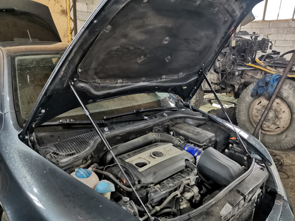 Упоры капота двусторонние — Skoda Octavia A5 Mk2, 1,8 л, 2011 года ...