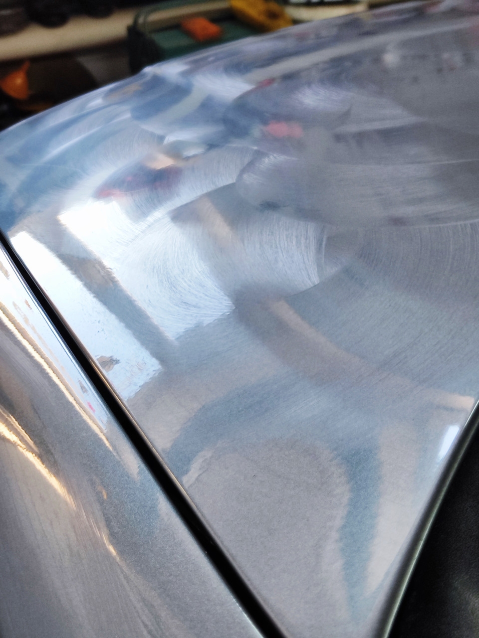 Нанесение воска на капот — Lada Калина Универсал (1G)