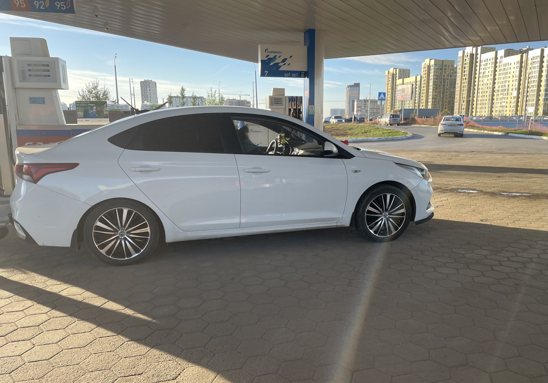 Новые диски — Hyundai Solaris (2G), 1,6 л, 2018 года | колёсные диски ...