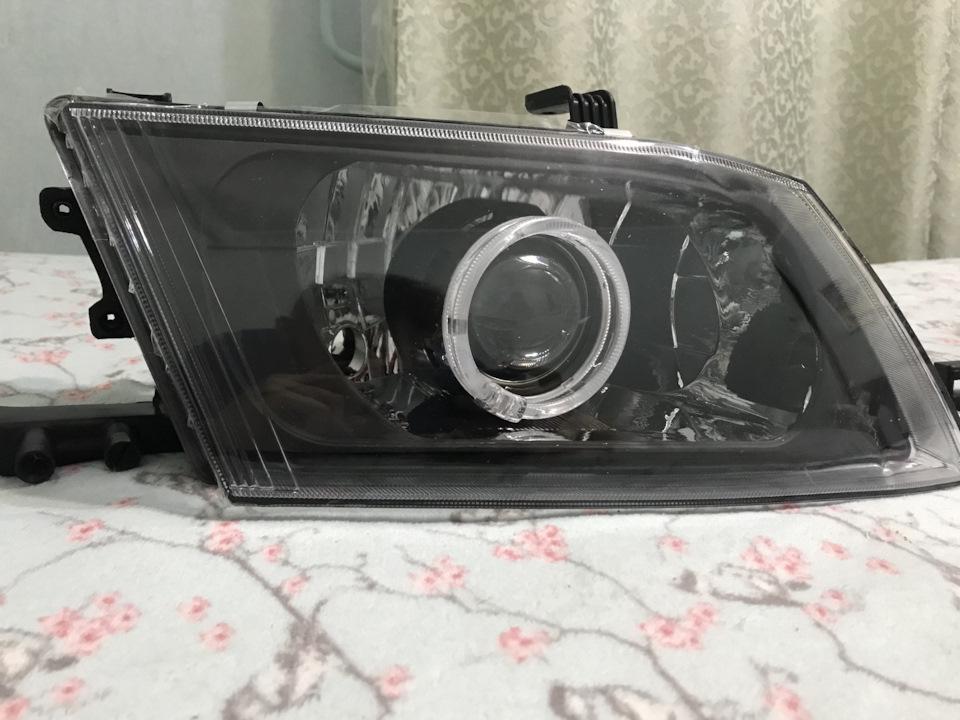 Линзы в фарах — Nissan AD (Y11), 1,5 л., 2001 года | тюнинг | DRIVE2