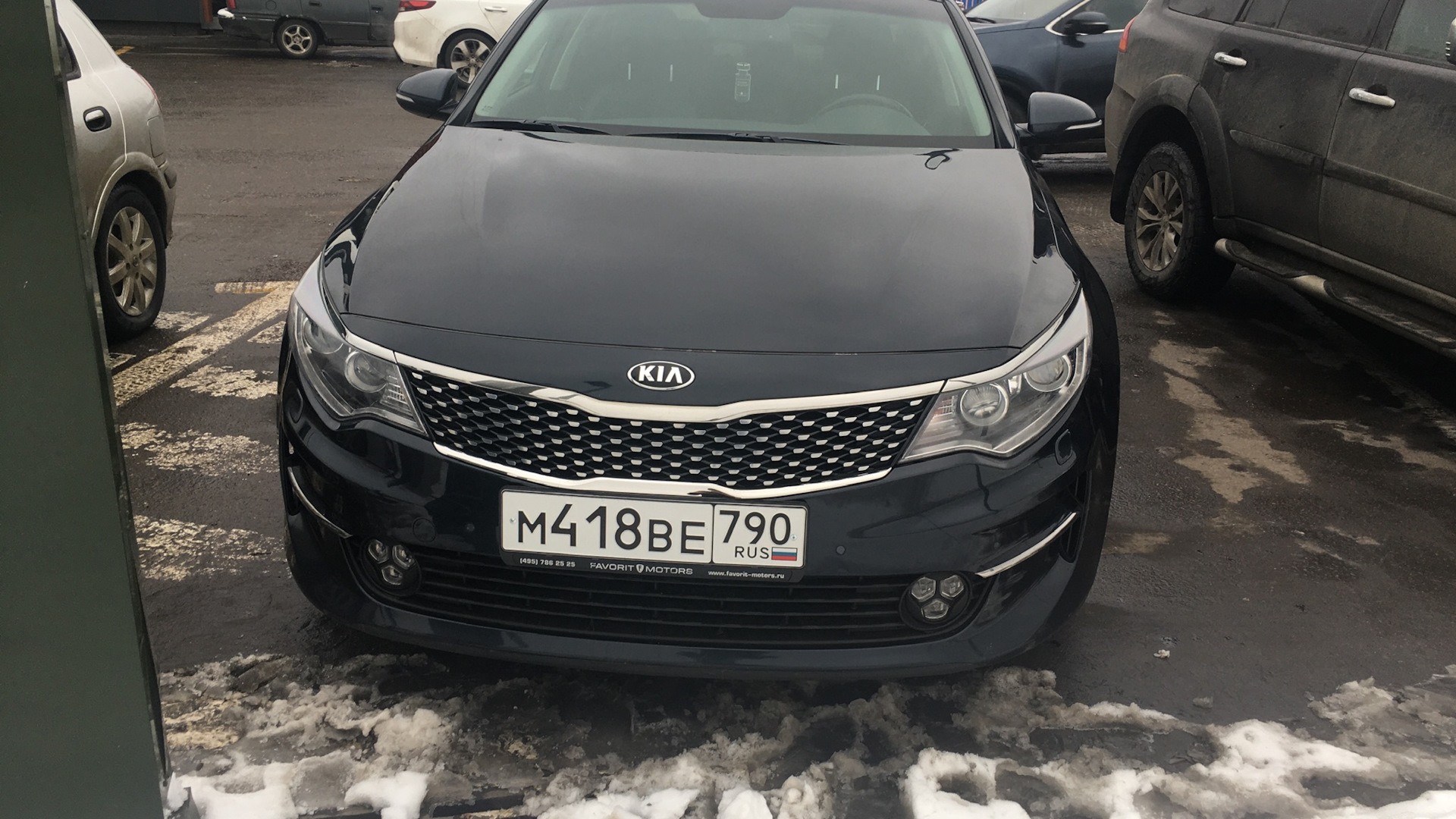 Kia Optima темно синяя