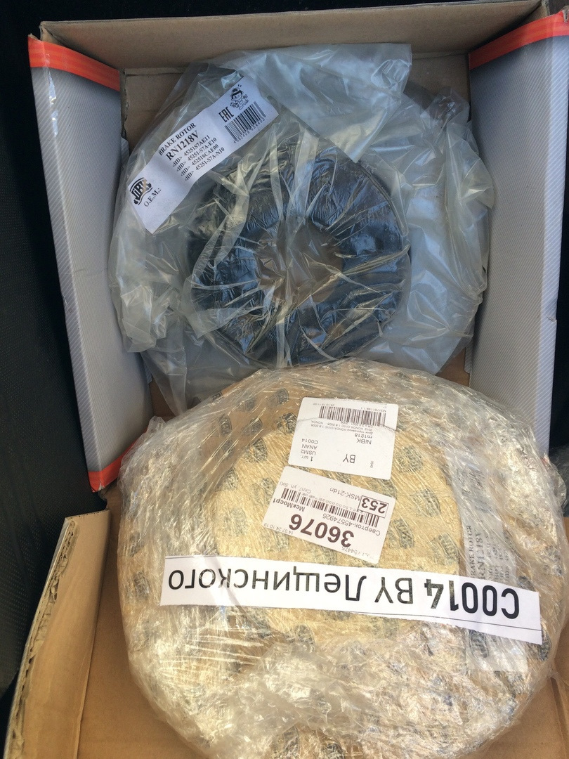 Замены передних тормозных дисков и колодок — Honda Accord Coupe (7G), 2 ...