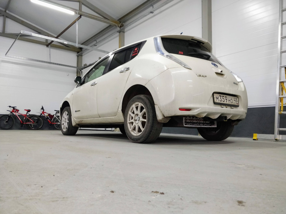 Фото в бортжурнале Nissan Leaf (1G)