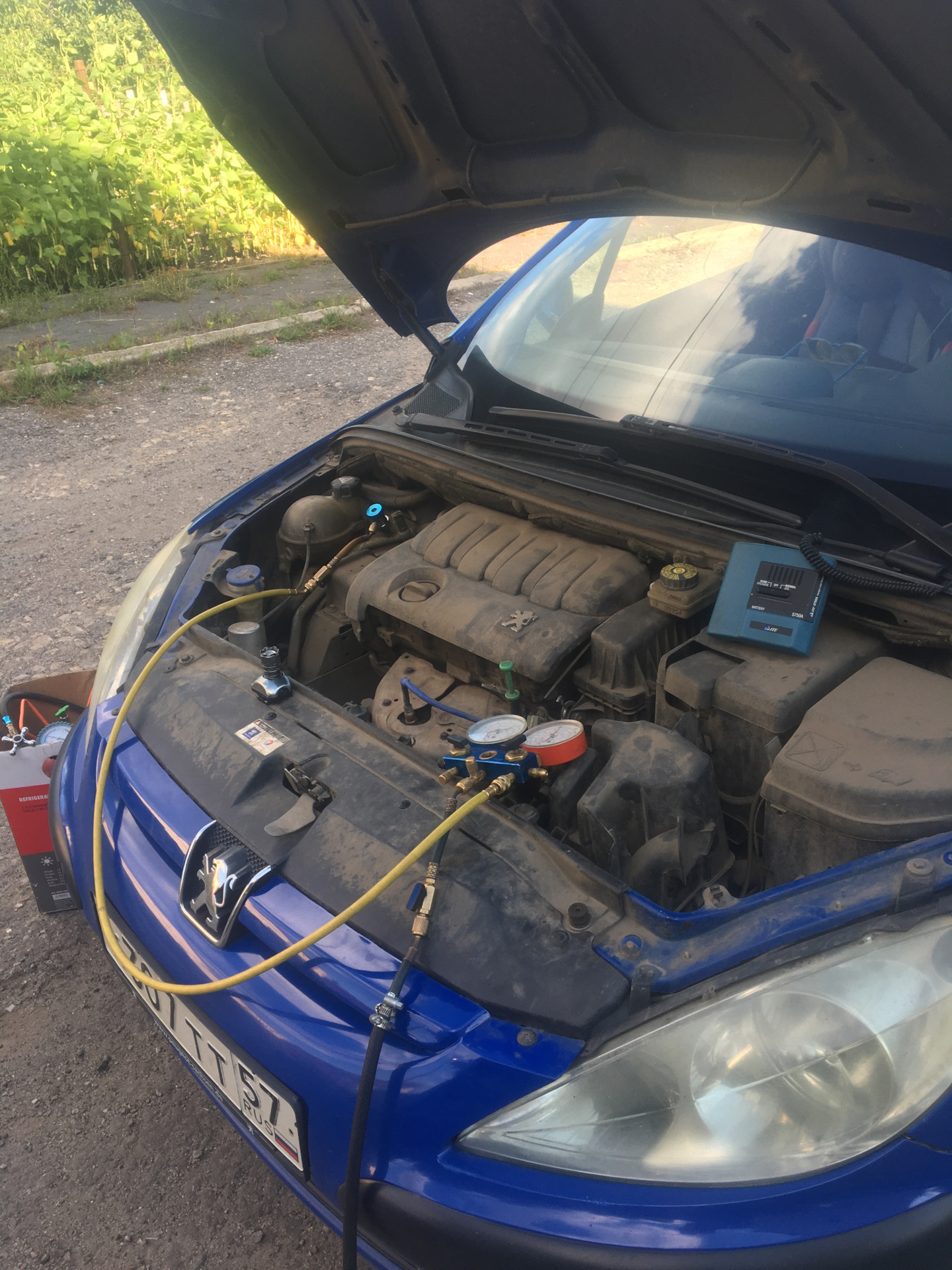Клапан картерных газов пежо 406. Пежо 206 2003 заправка кондиционера. Qx56 infiniti заправка кондиционера. Пежо 307 фреон. Пежо 307 фреон.
