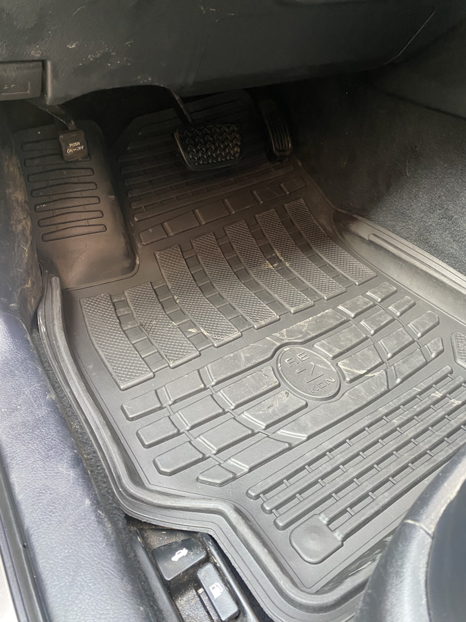 Коврики Rezkon — Toyota Camry (XV50), 2,5 л, 2014 года | аксессуары ...