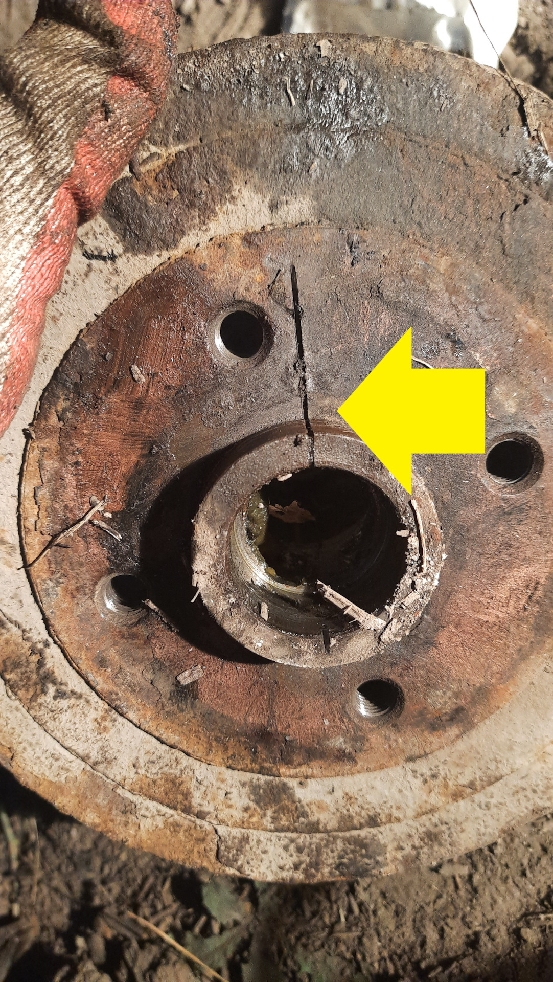 замена задних тормозных барабанов и регулировка затяжки ступичного ...