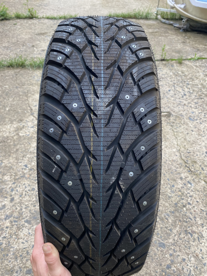 Шины зимние шипованные 225/60 R17 на Hyundai Santa Fe (2G), Hyundai ...