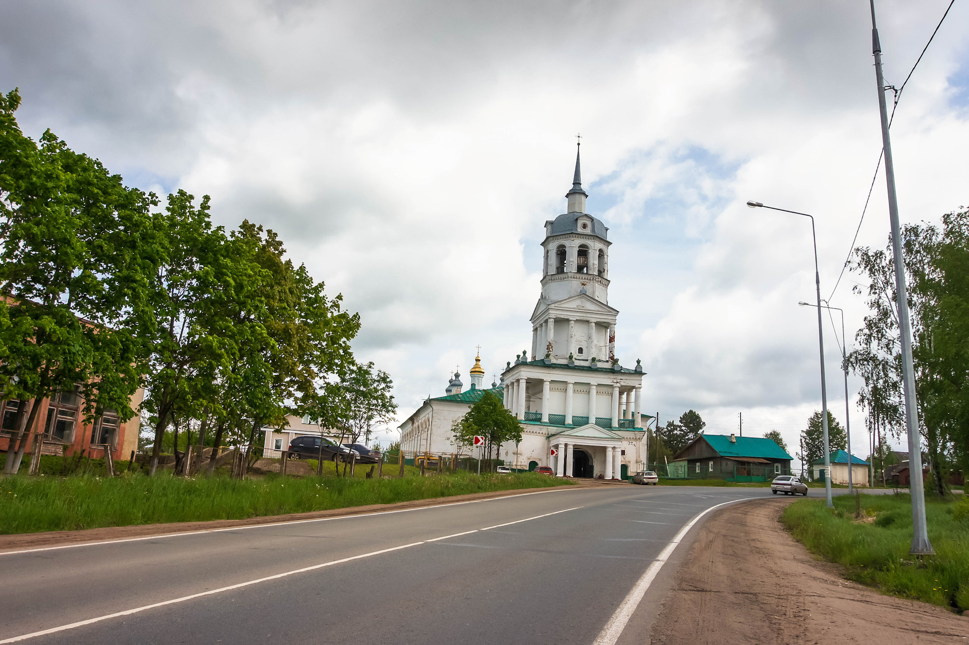 Погода кстинино кировская. Церковь Троицы Живоначальной, село Кстинино. Храм Кстинино Кировская. Церковь в Кстинино Кировская область.