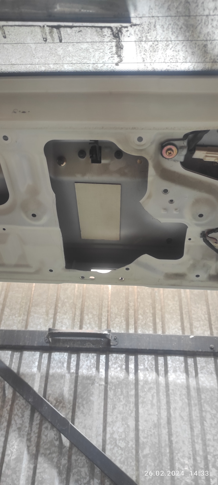 Доводчик багажника часть2 механическая — Nissan X-Trail I (t30), 2 л ...