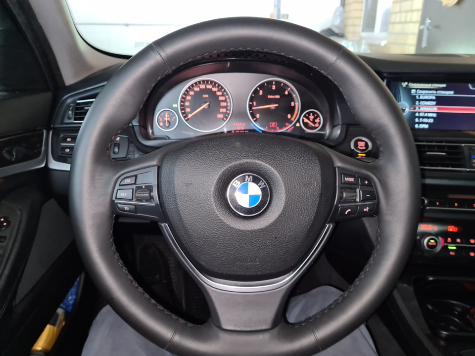 Восстановление кожи руля. Как вернуть матовый цвет — BMW 5 series (F10 ...