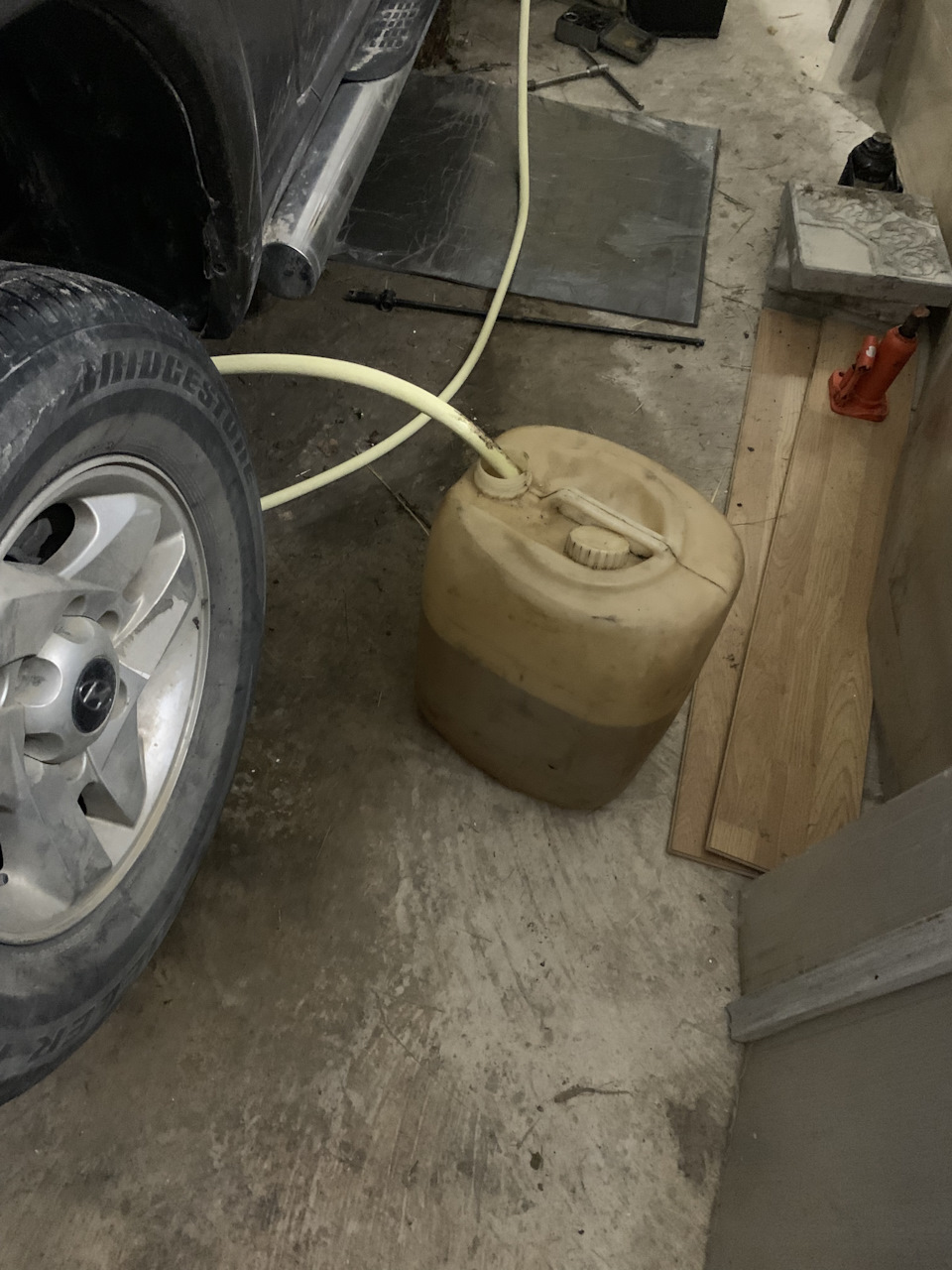 Снимаем бак для чистки. — Hyundai Terracan, 2,9 л., 2004 года | поломка ...