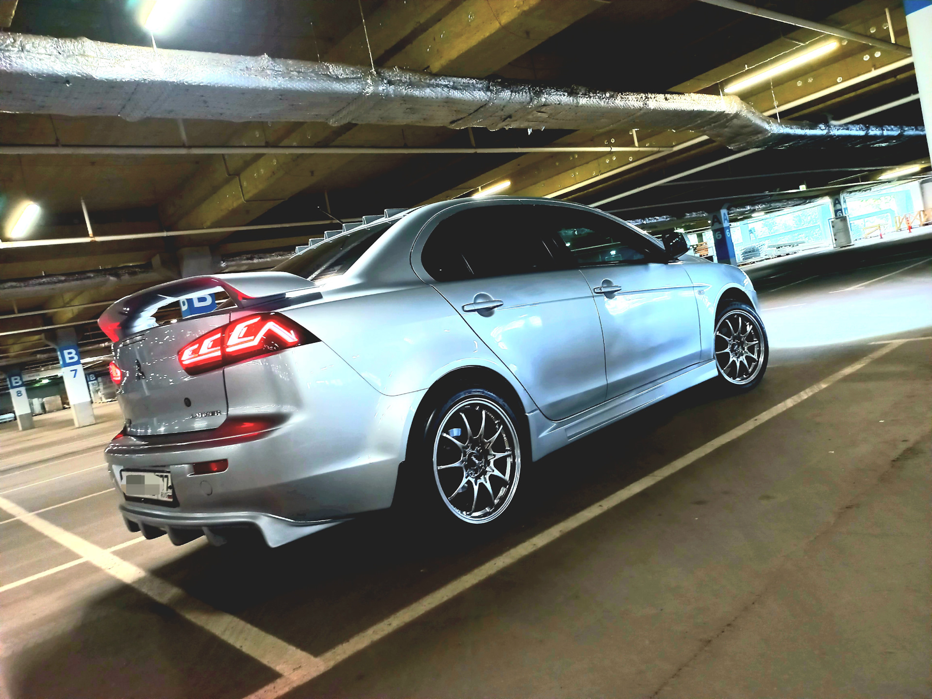 Mitsubishi Lancer x Evolution Silver