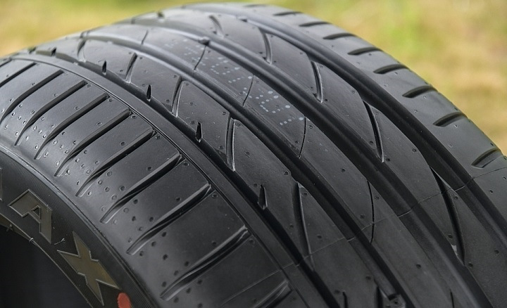 Maxxis victra sport 5 r20