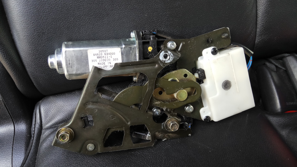 Фото в бортжурнале Infiniti Q45 (FY33/FYG33). Запчасти на фото: 8462063H000