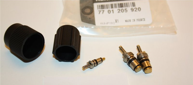 19 — Замена "золотника" кондиционера — Renault Talisman, 1,5 л, 2016 ...