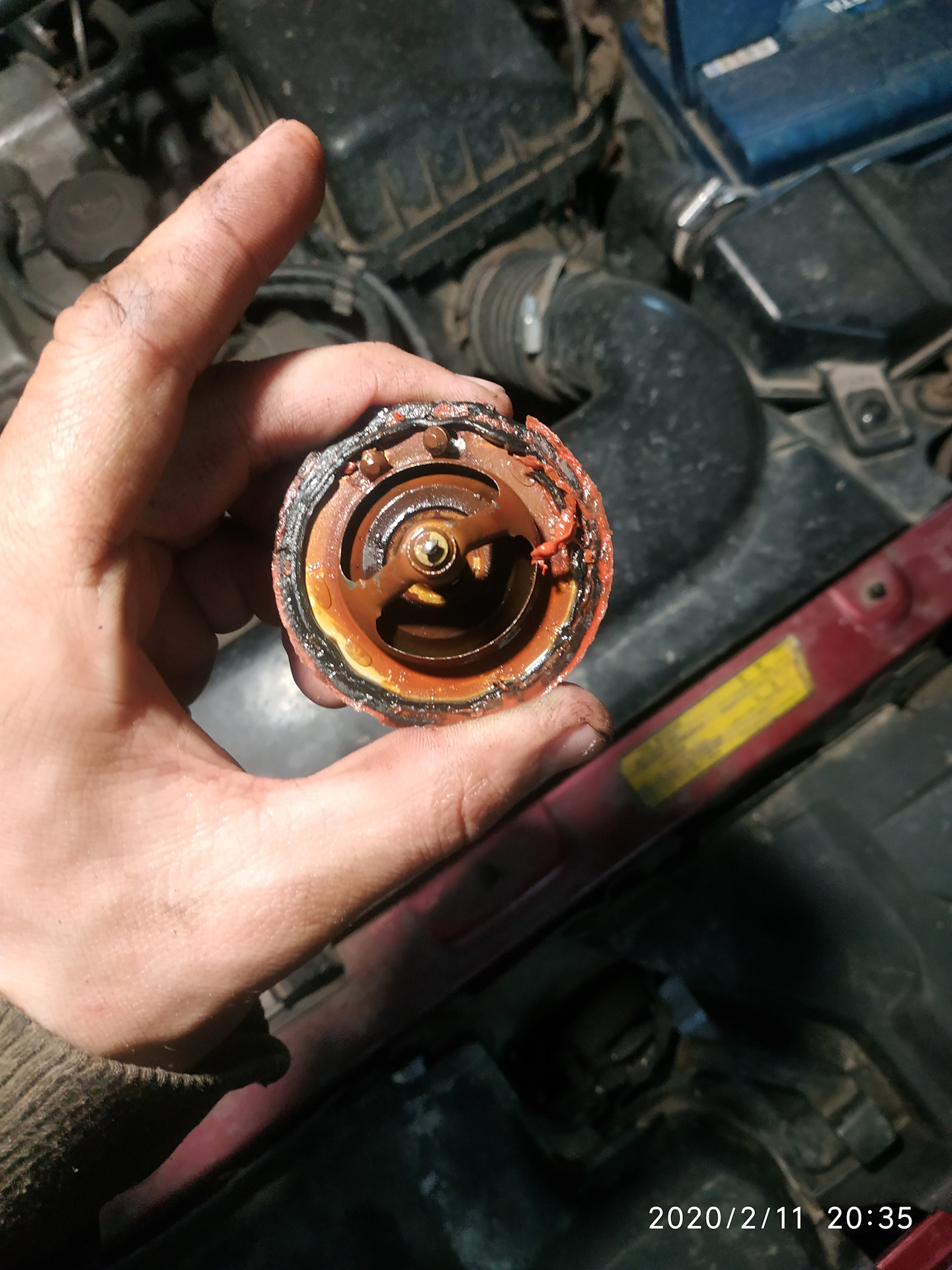 Замена термостата — Mazda 626 IV (GE), 1,8 л, 1994 года | своими руками ...