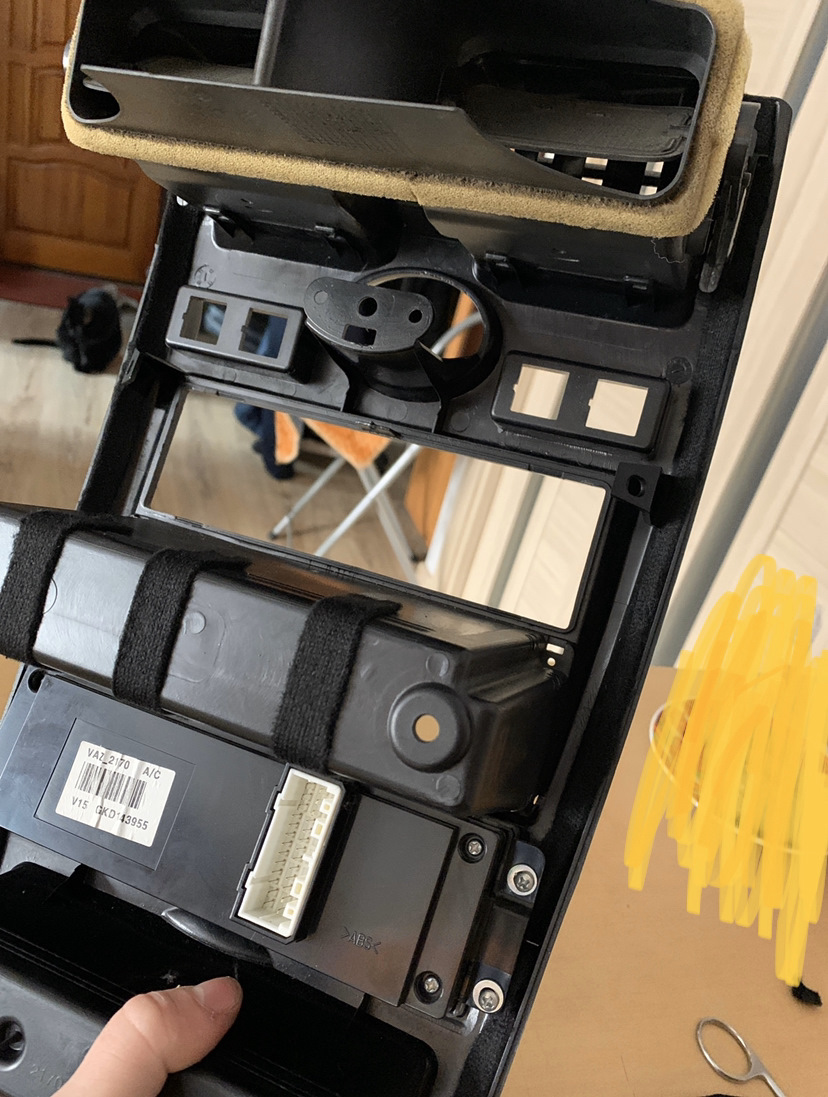 Замена штатной консоли и магнитолы — Lada Приора хэтчбек, 1,6 л, 2012 ...