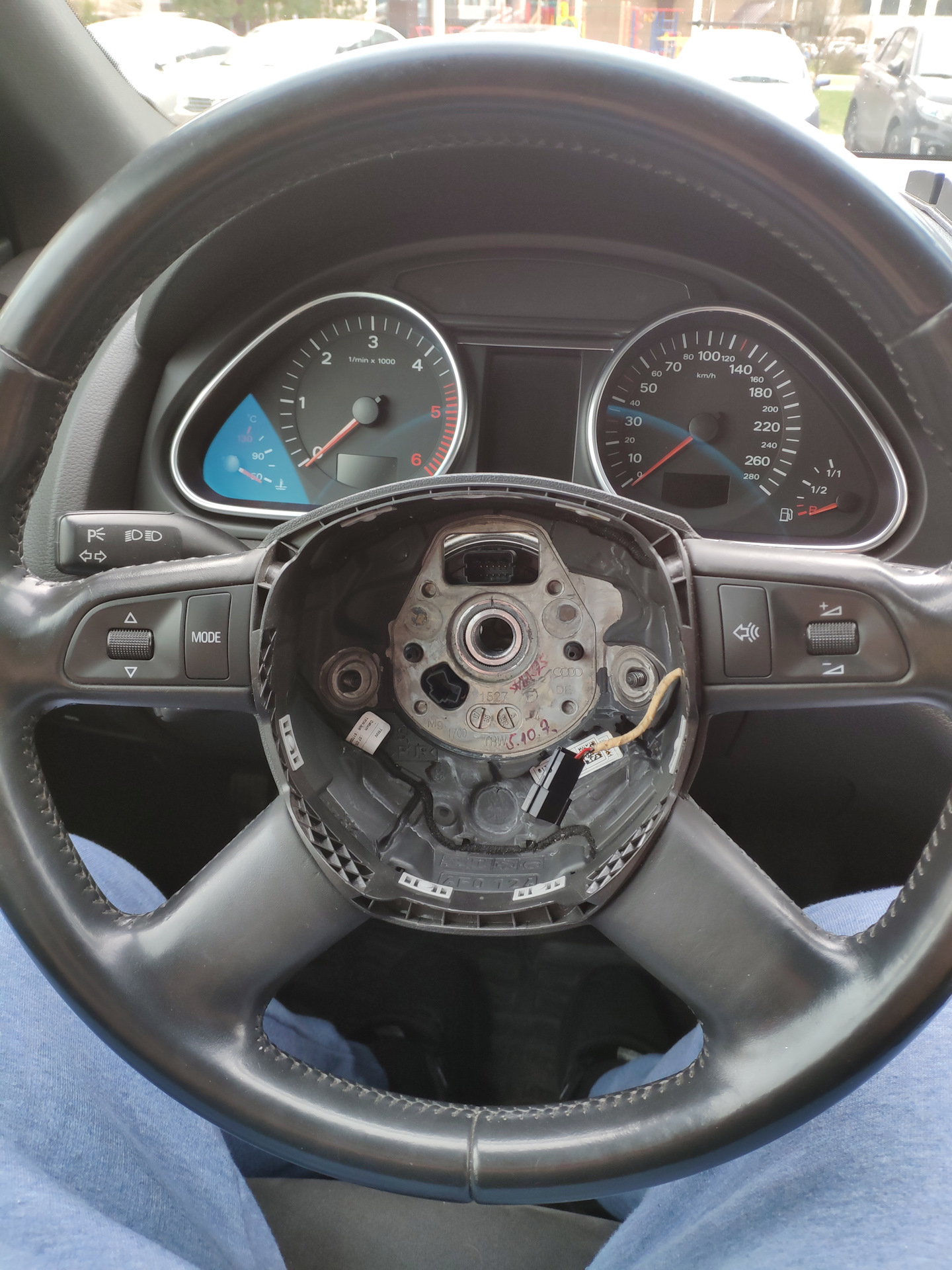 Как снять руль ауди q7 Перетяжка руля AUDI Q7 - Audi Q7 (1G), 4,2 л, 2008 года стайлинг DRIVE2
