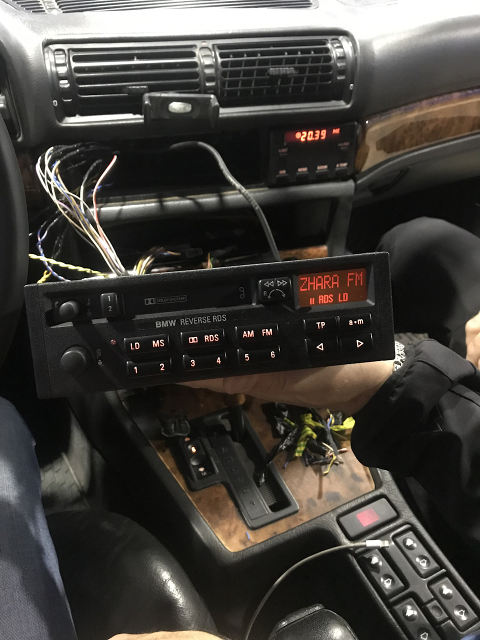 Магнитола! БМВ-блютуз! — BMW 7 series (E32), 5 л, 1991 года | своими ...