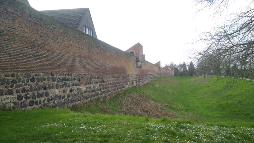 Клиренс после поварки крепежей задней балки — Volkswagen Golf Mk3, 1,4 ...