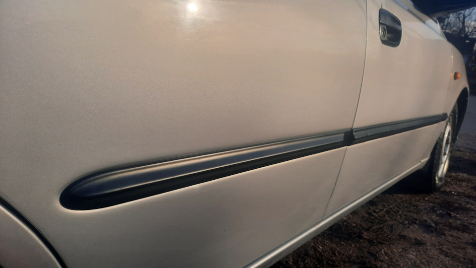 Замена молдинга двери и покраска — Hyundai Accent (2G), 1,5 л, 2005 ...