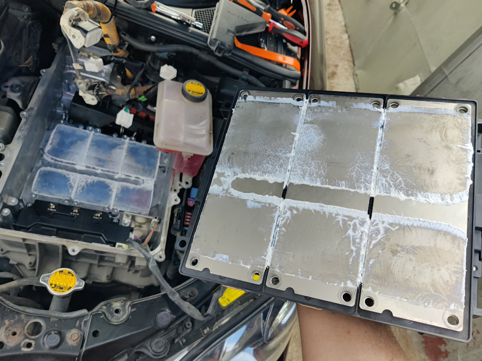 Замена термопасты в инверторе — Lexus RX 400h (2G), 3,3 л, 2008 года ...