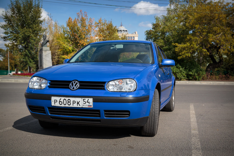 Продам фольксваген. Фольксваген гольф 2002. Фольксваген гольф 3 2002. Volkswagen Golf 2002 года. Фольксваген гольф синий гольф 4 2002.