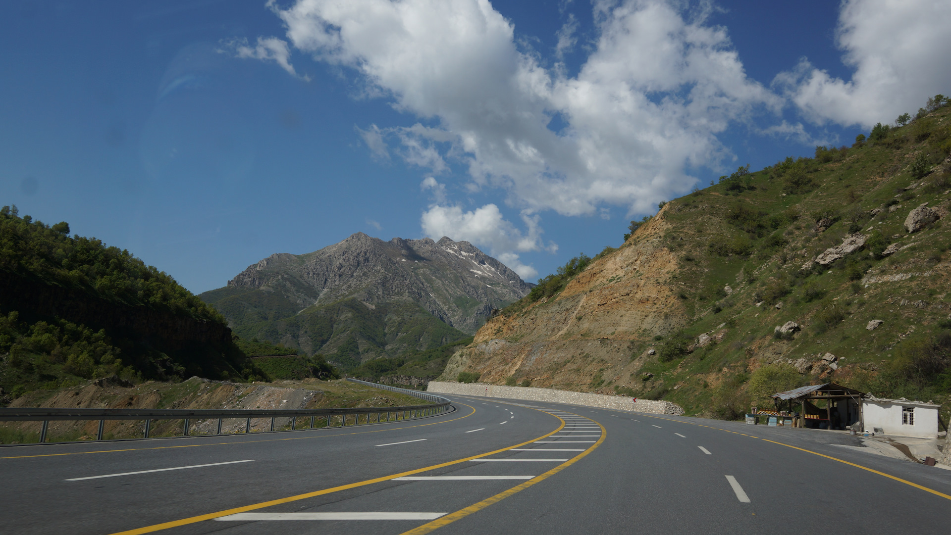 Дорога турция город. Турция дороги. Красивые дороги Турции. Турция дорога в горах. Самые красивые дороги Турции.